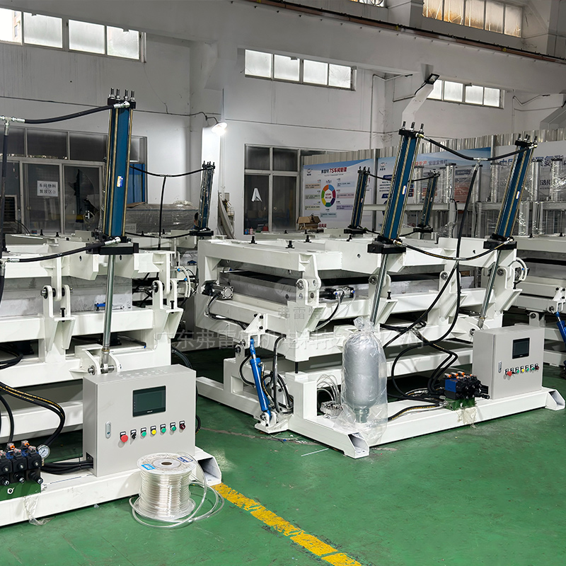 動(dòng)車減震墊高壓發(fā)泡機(jī)